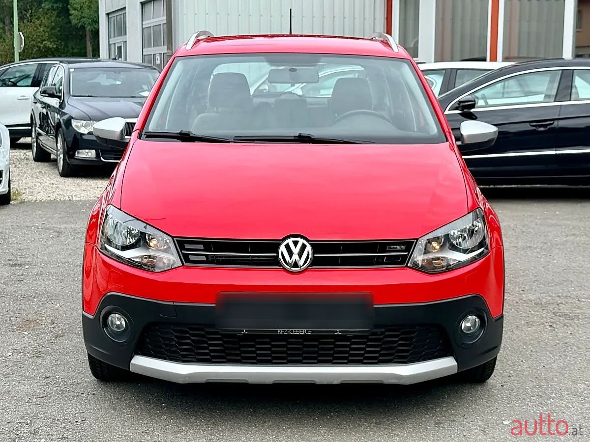 2013' Volkswagen Polo photo #3