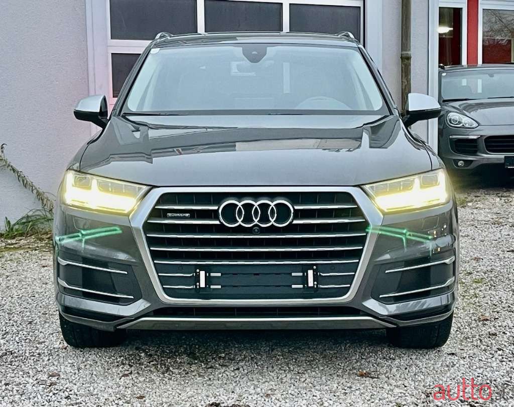 2019' Audi Q7 photo #3