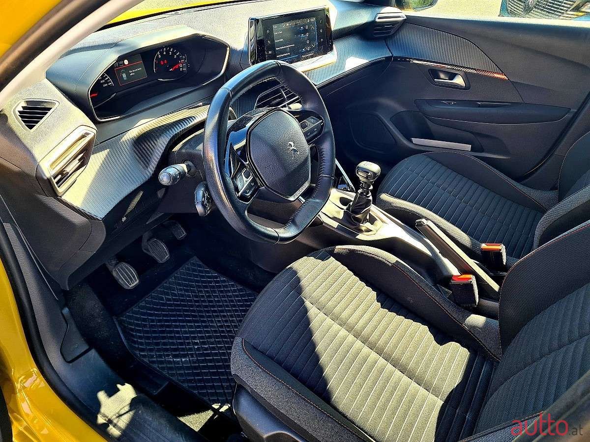 2020' Peugeot 208 photo #6