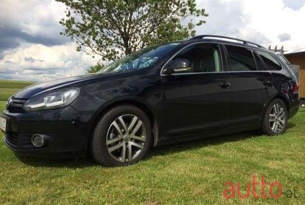 2010' Volkswagen Golf photo #1