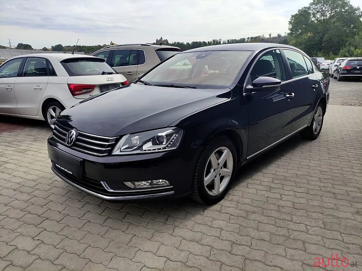 2013' Volkswagen Passat photo #2