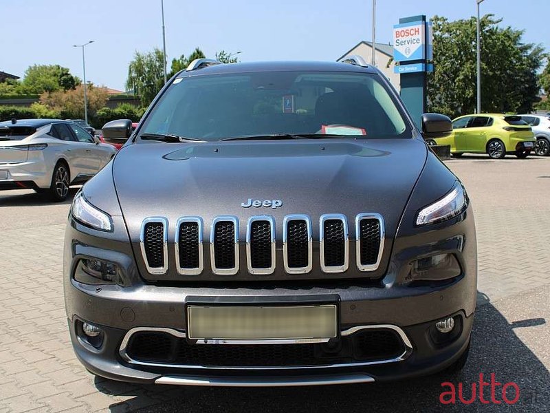 2018' Jeep Cherokee photo #2