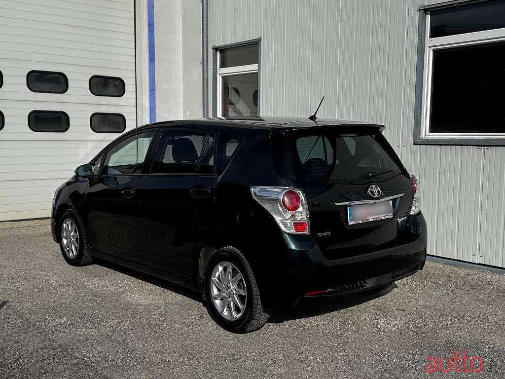 2015' Toyota Verso photo #4