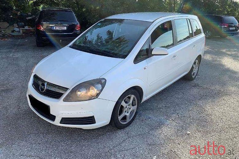 2007' Opel Zafira photo #1