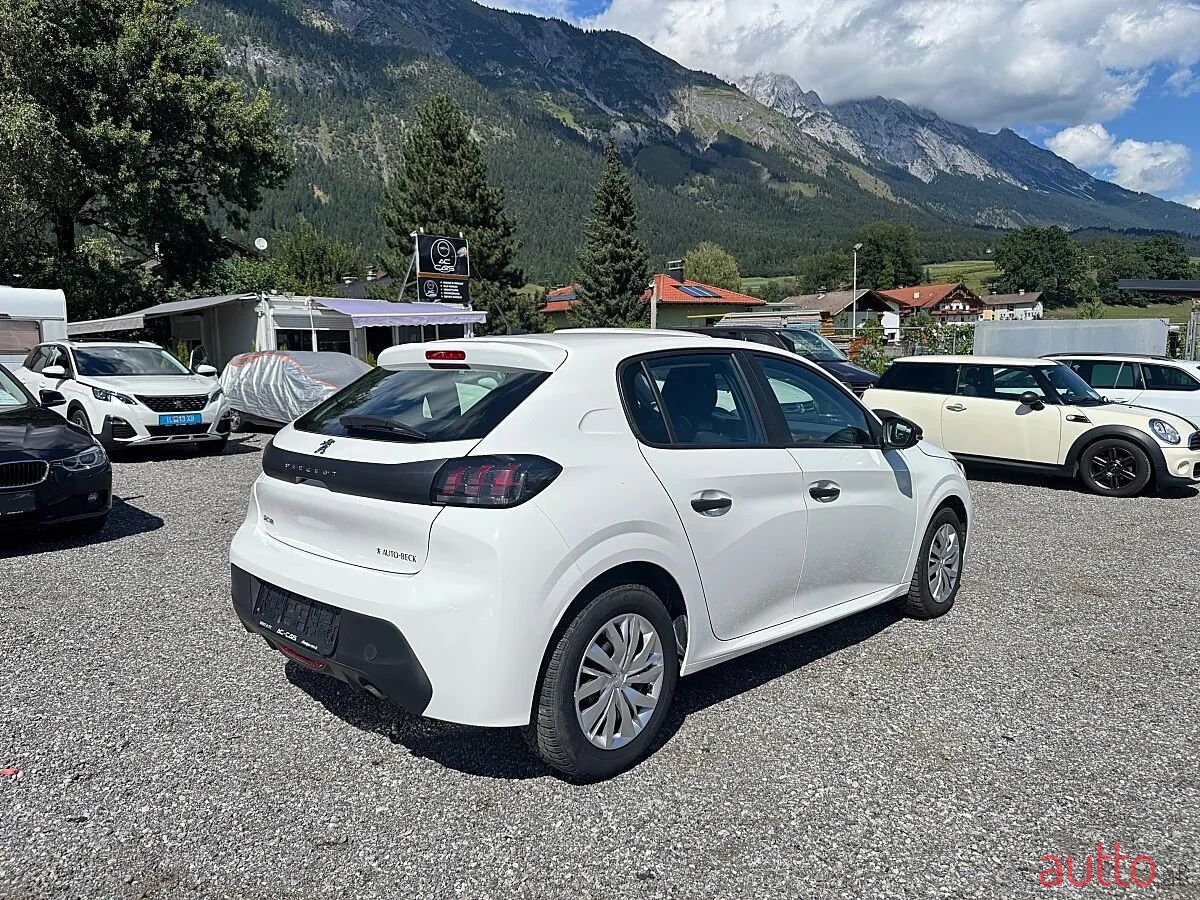 2020' Peugeot 208 photo #6