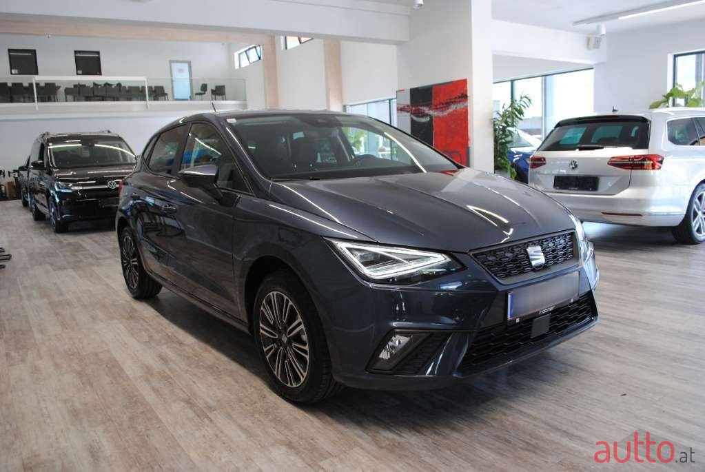 2022' SEAT Ibiza photo #2
