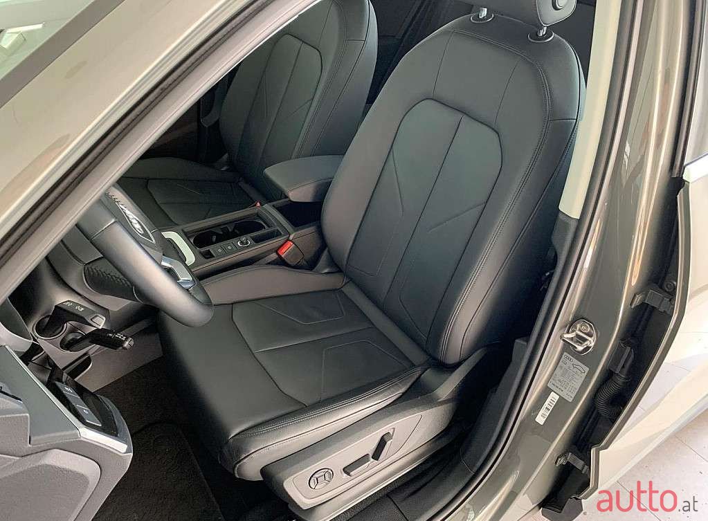 2020' Audi Q3 photo #6