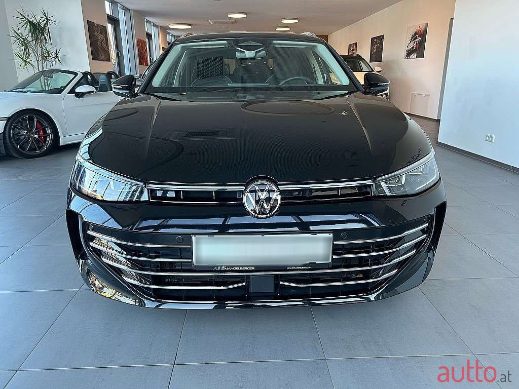 2024' Volkswagen Passat photo #2