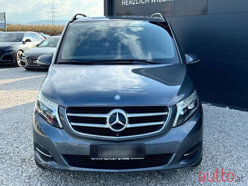 2015' Mercedes-Benz V-Klasse photo #2