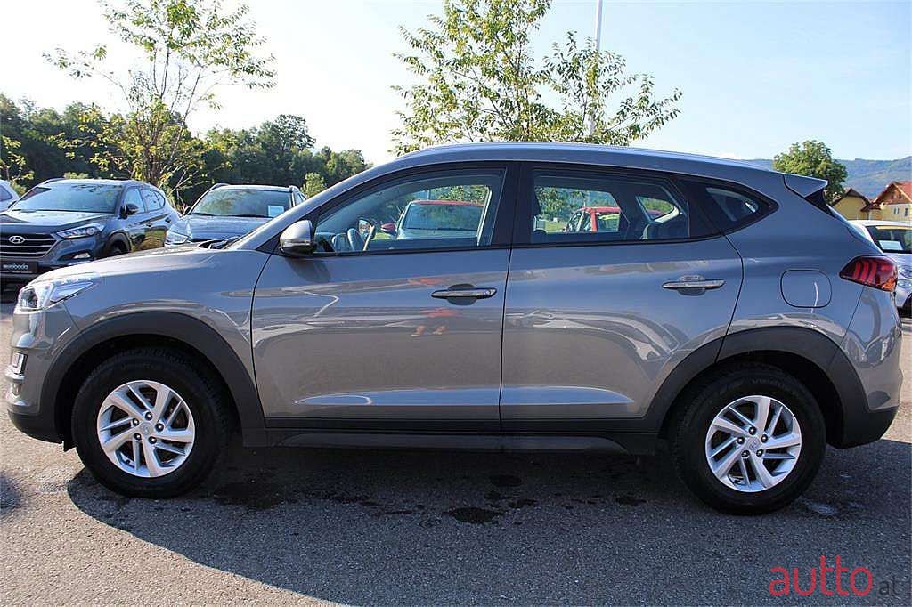 2020' Hyundai Tucson photo #3