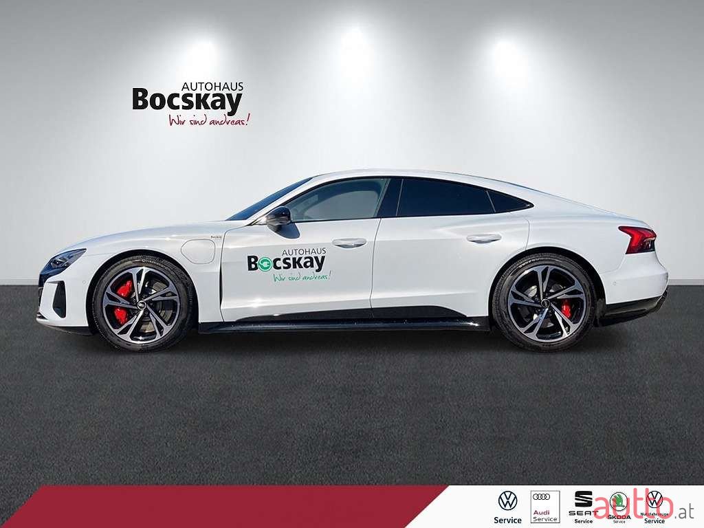 2022' Audi e-tron GT photo #2