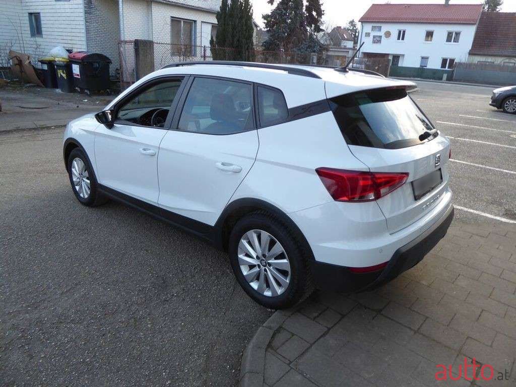 2021' SEAT Arona photo #3