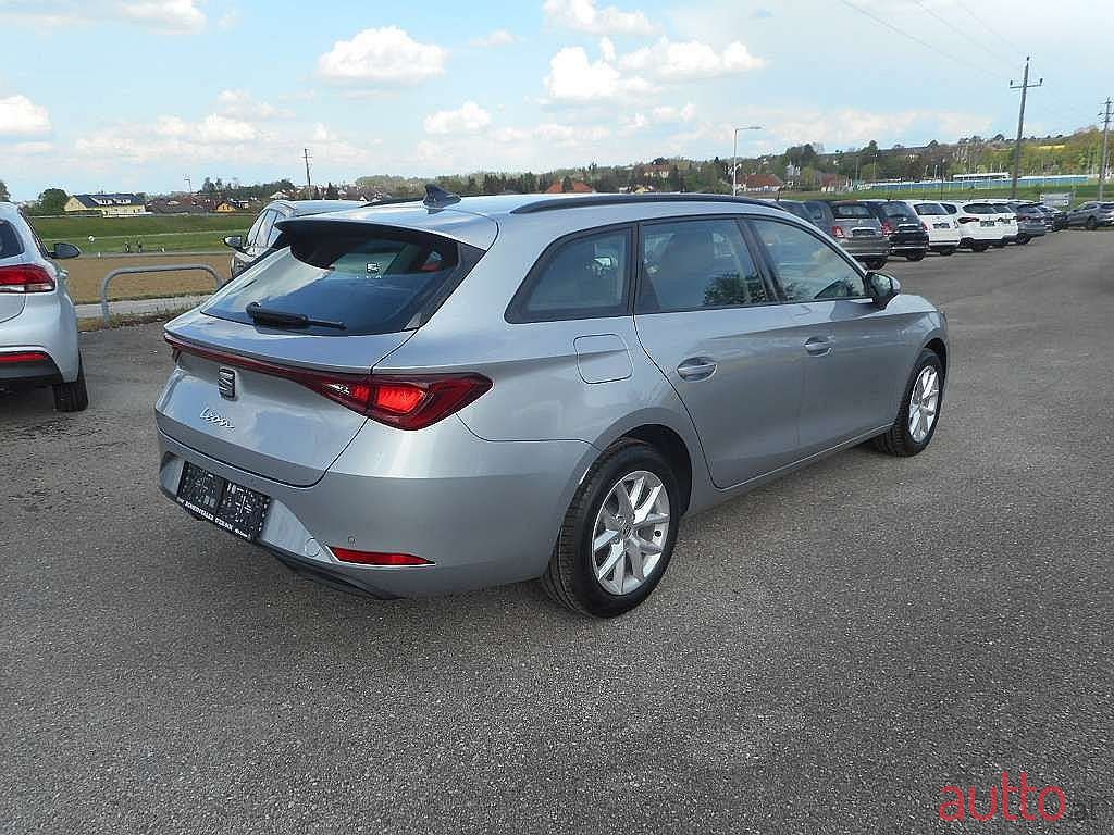 2022' SEAT Leon photo #2