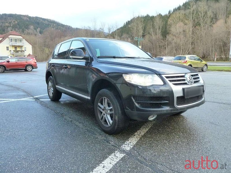 2007' Volkswagen Touareg photo #2