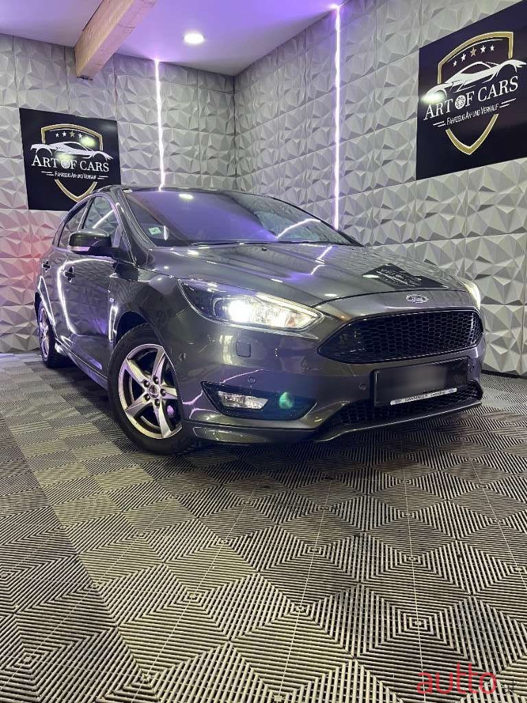 2017' Ford Focus photo #2