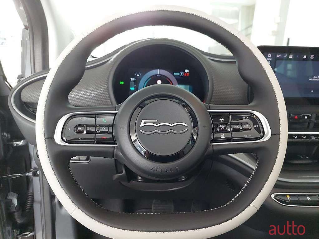 2023' Fiat 500C photo #3