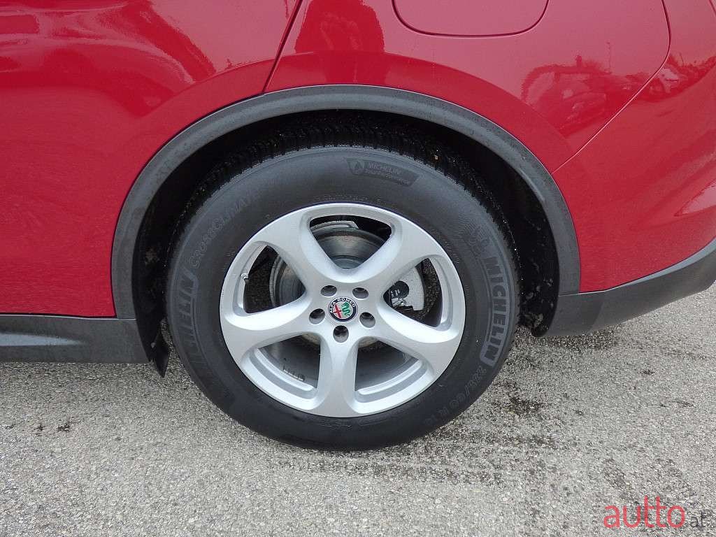 2020' Alfa Romeo Stelvio photo #4