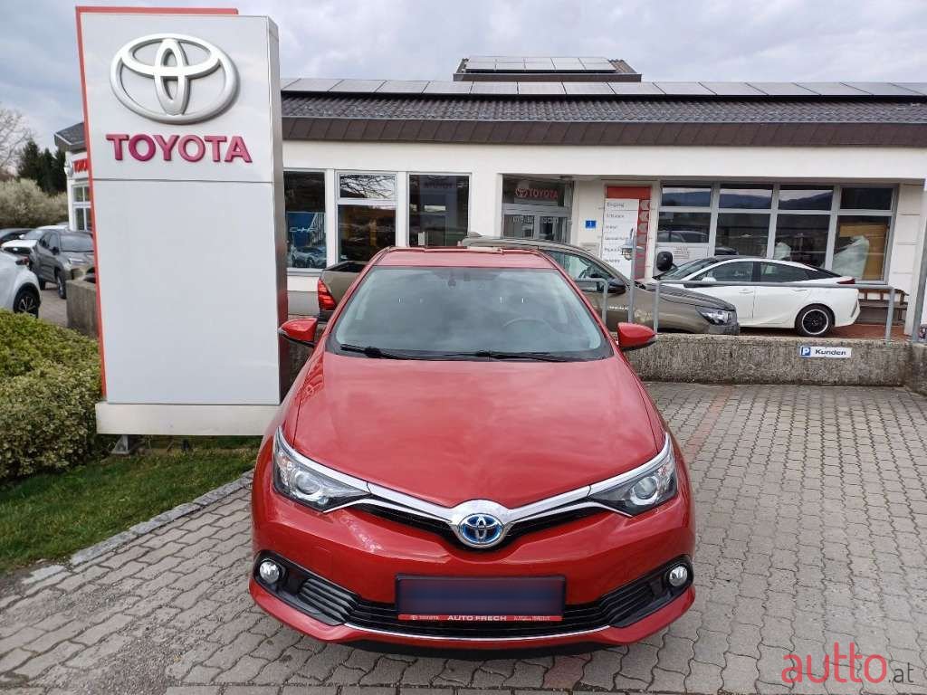 2016' Toyota Auris photo #4