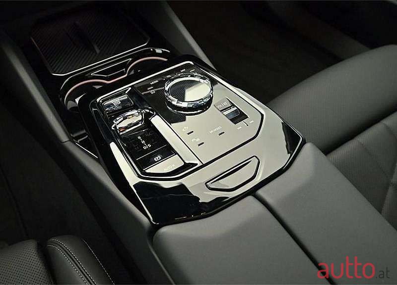 2024' BMW 5Er-Reihe photo #3