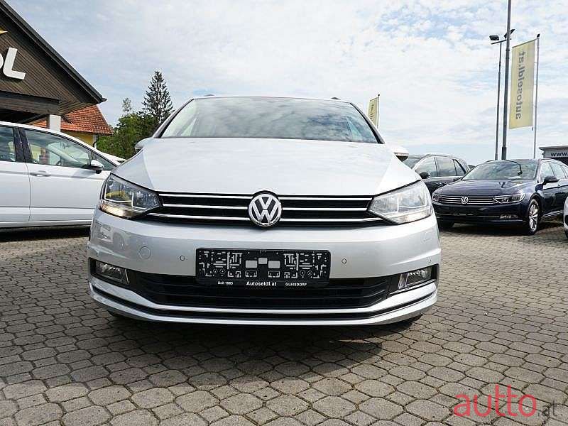 2016' Volkswagen Touran photo #1