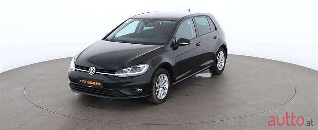 2019' Volkswagen Golf photo #1