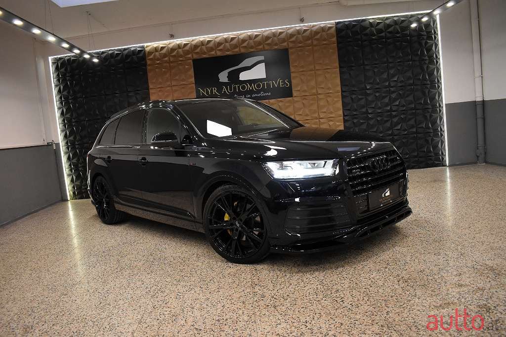 2015' Audi Q7 photo #4