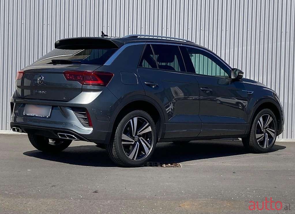 2023' Volkswagen T-Roc photo #4
