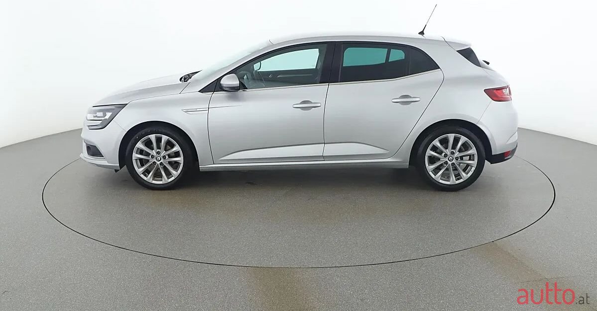 2016' Renault Megane photo #2