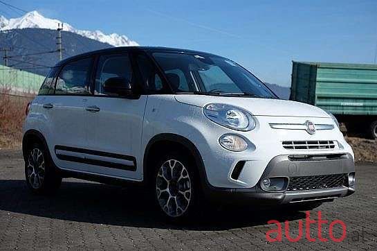 2017' Fiat 500L photo #3