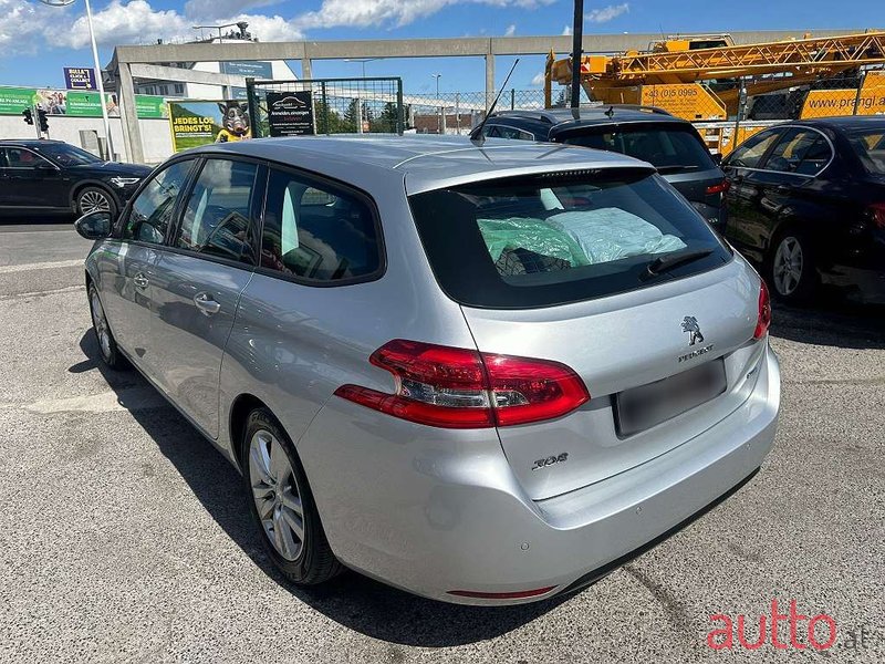 2015' Peugeot 308 photo #5