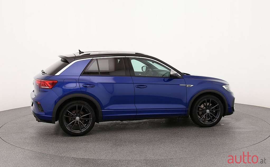 2020' Volkswagen T-Roc photo #6