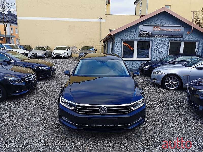 2017' Volkswagen Passat photo #1