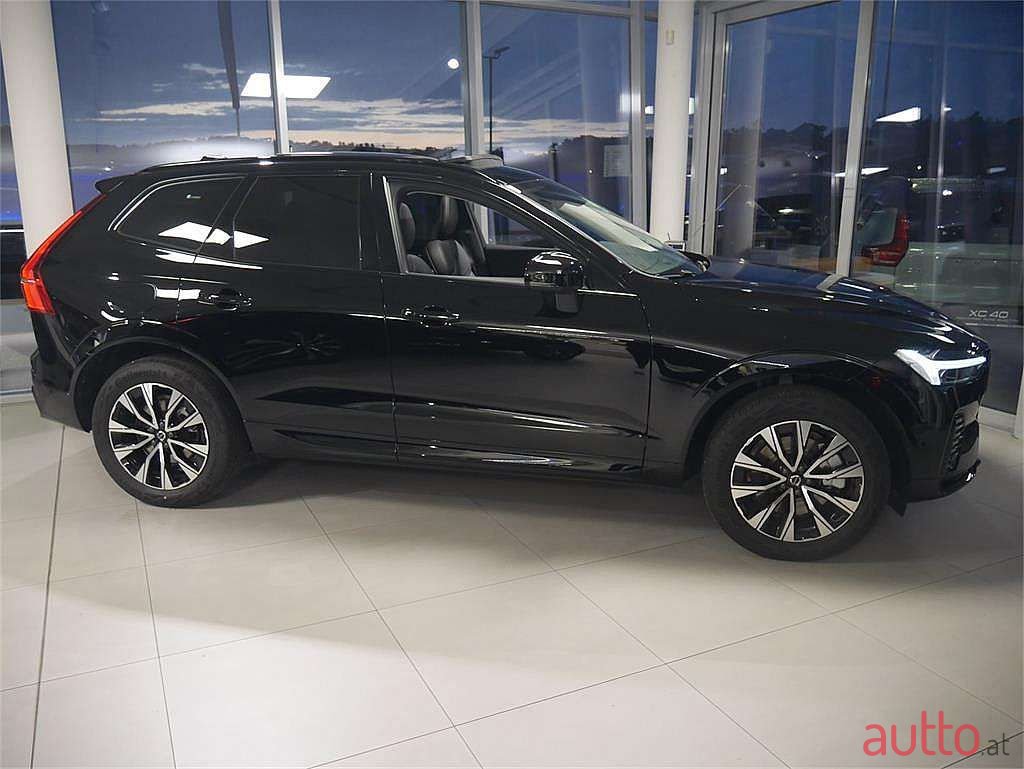 2023' Volvo XC60 photo #2