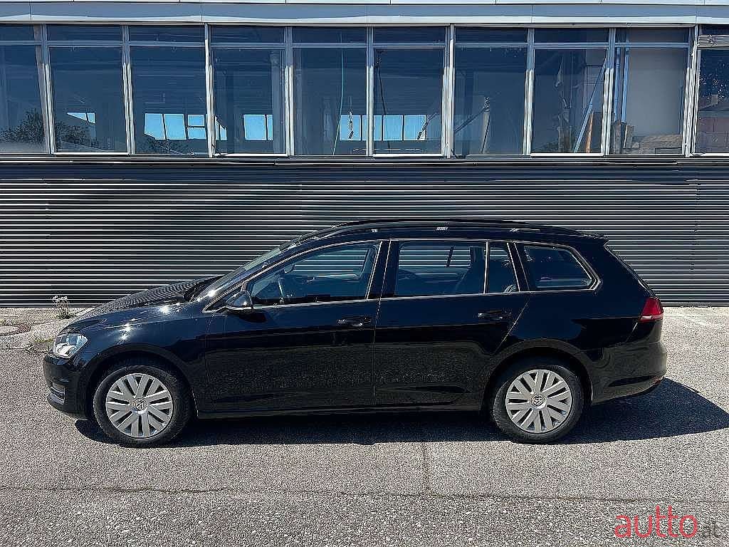 2017' Volkswagen Golf photo #4