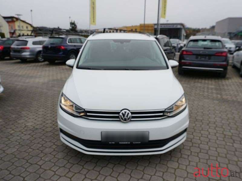 2019' Volkswagen Touran photo #1
