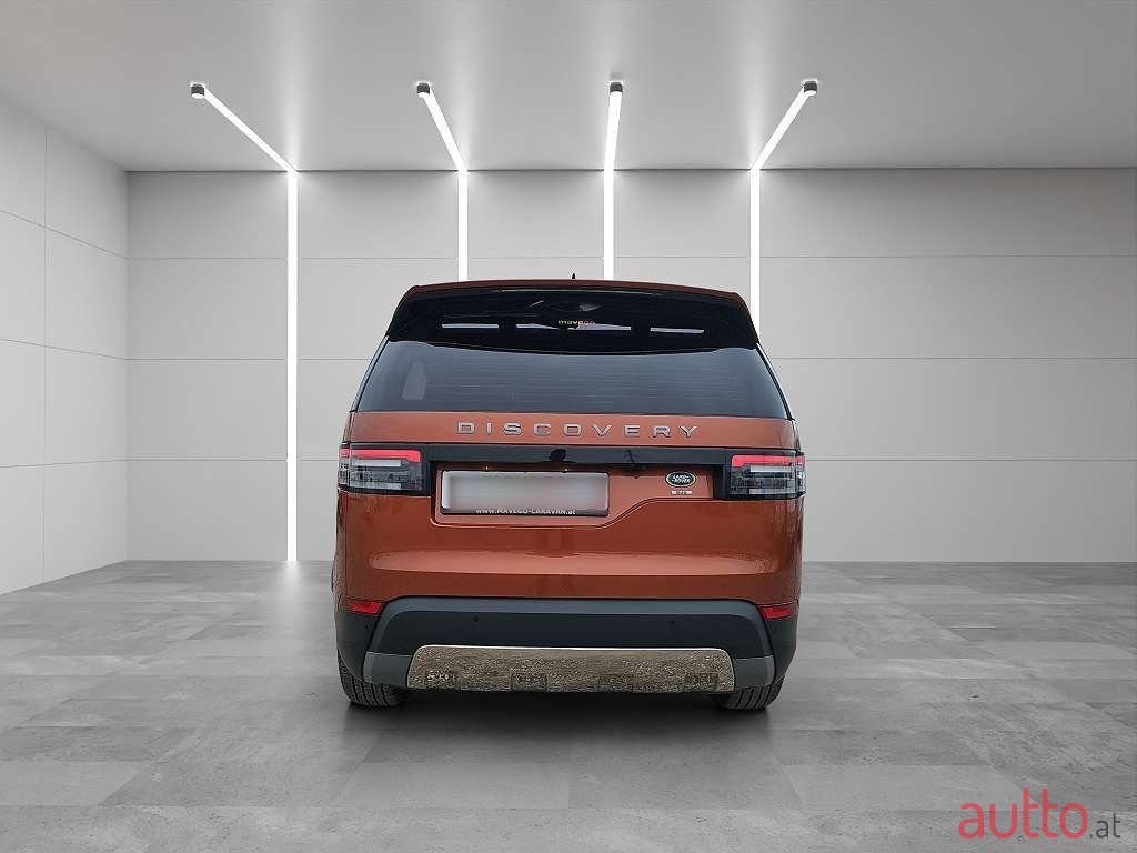 2019' Land Rover Discovery photo #4