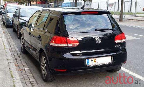 2009' Volkswagen Golf photo #4