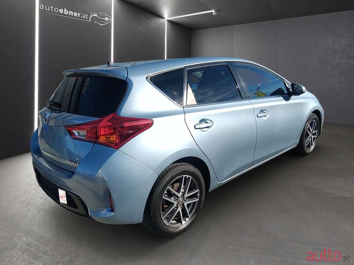 2015' Toyota Auris photo #5