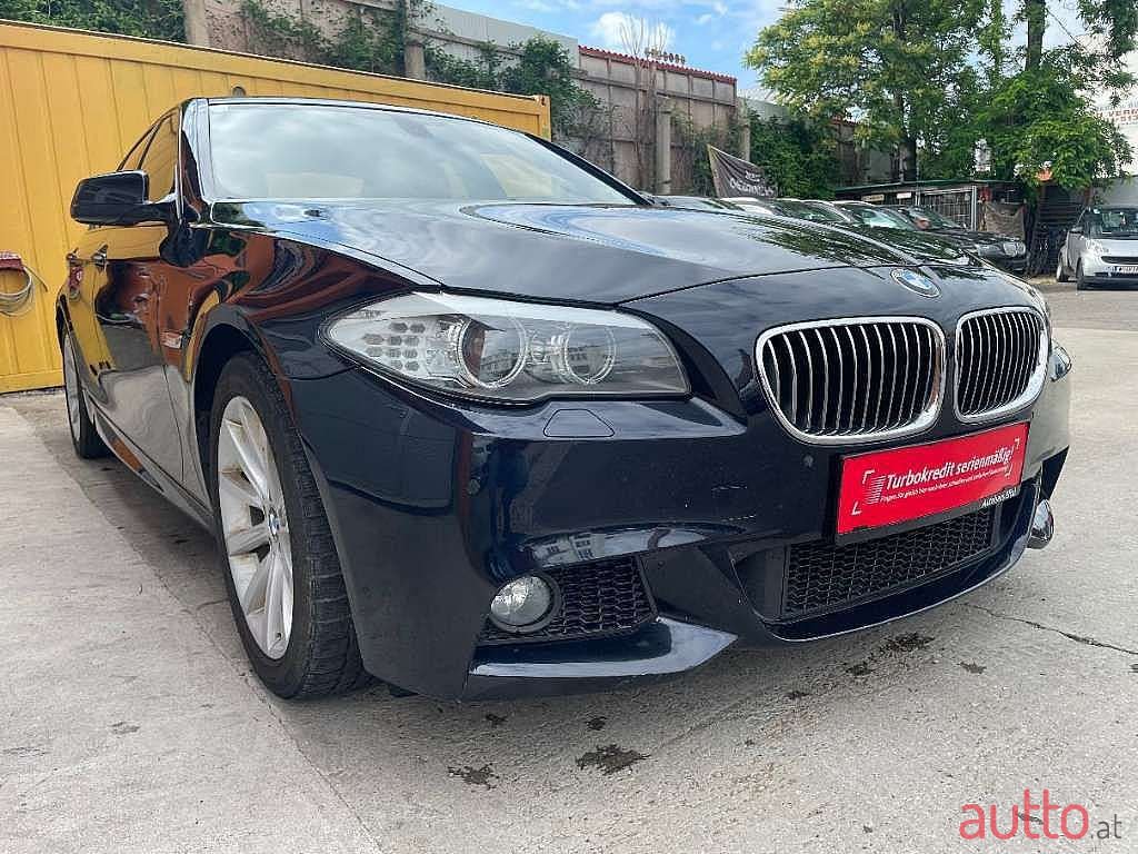 2011' BMW 5Er-Reihe photo #2