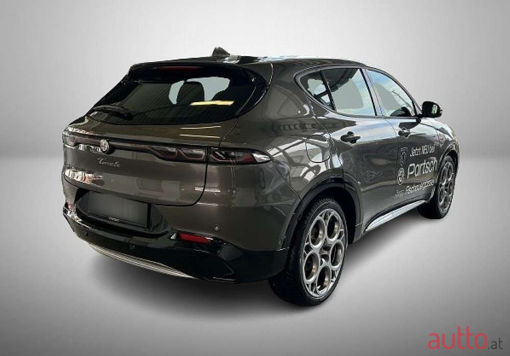2023' Alfa Romeo Tonale photo #2