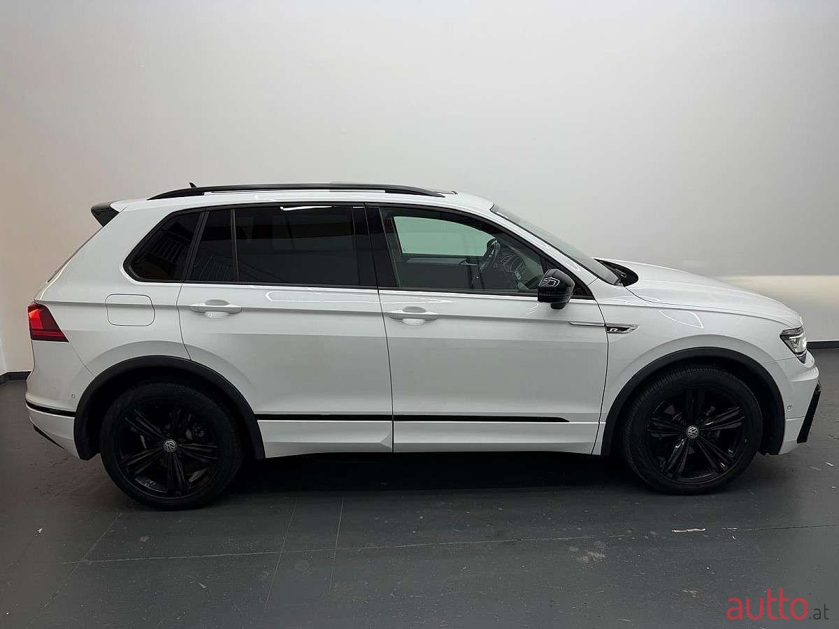 2018' Volkswagen Tiguan photo #3