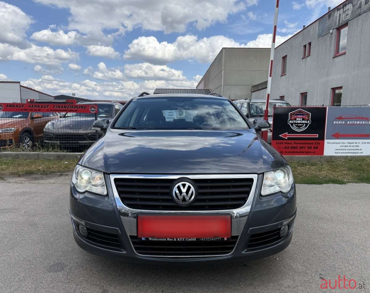 2010' Volkswagen Passat photo #2