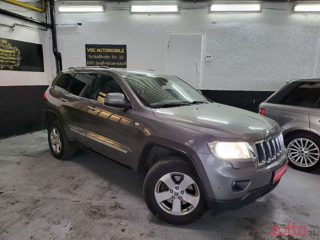 2012' Jeep Grand Cherokee photo #1