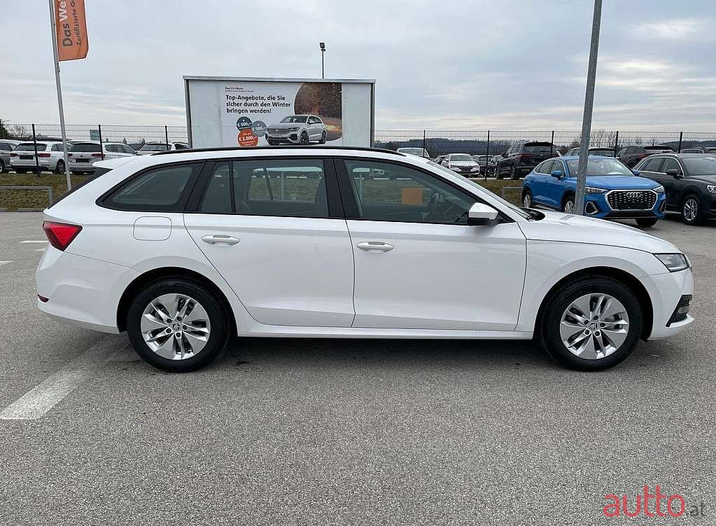 2022' Skoda Octavia photo #4