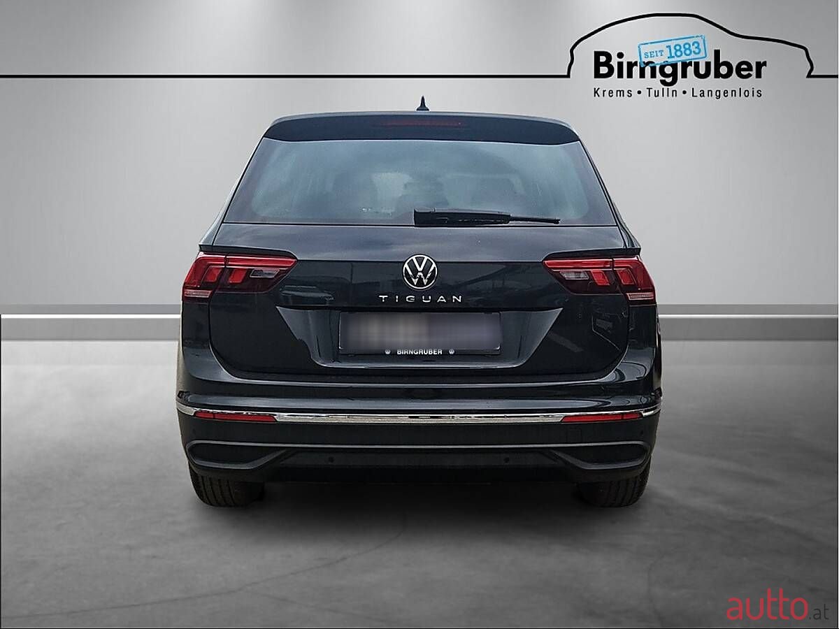 2023' Volkswagen Tiguan photo #5