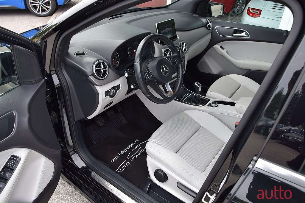 2017' Mercedes-Benz B-Klasse photo #4