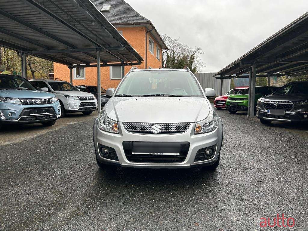 2010' Suzuki SX4 photo #2