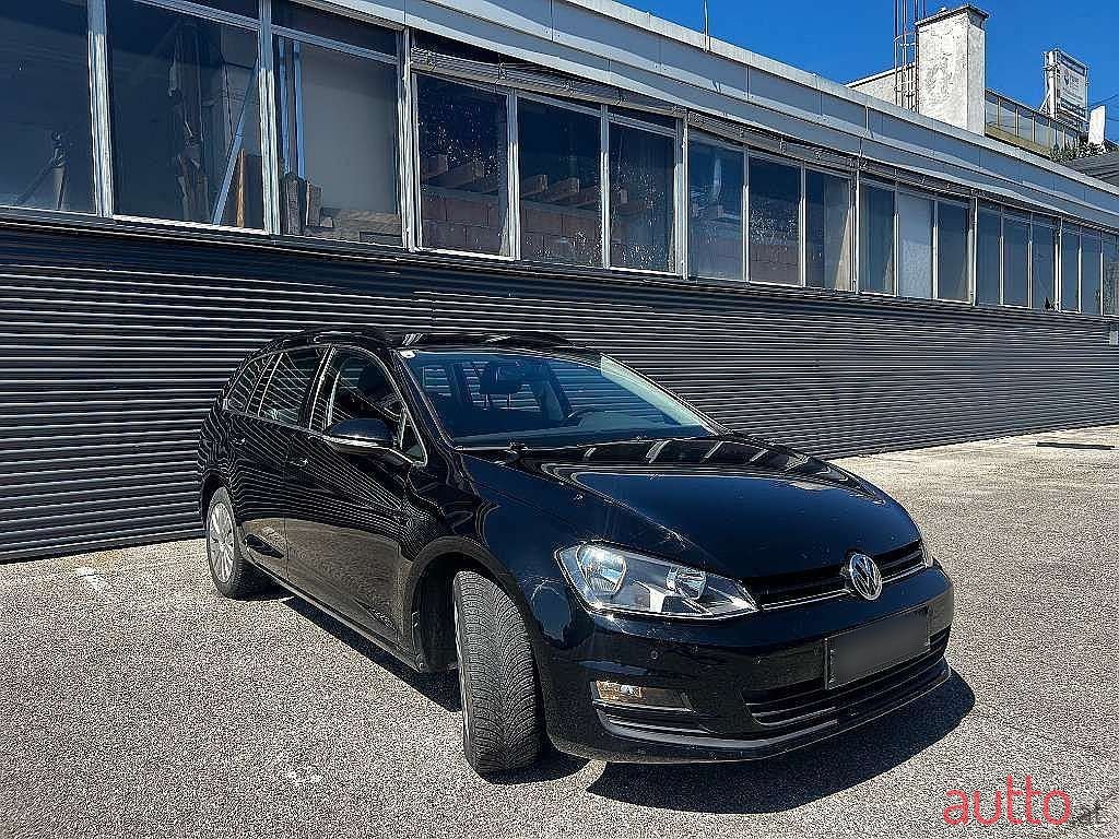 2017' Volkswagen Golf photo #3