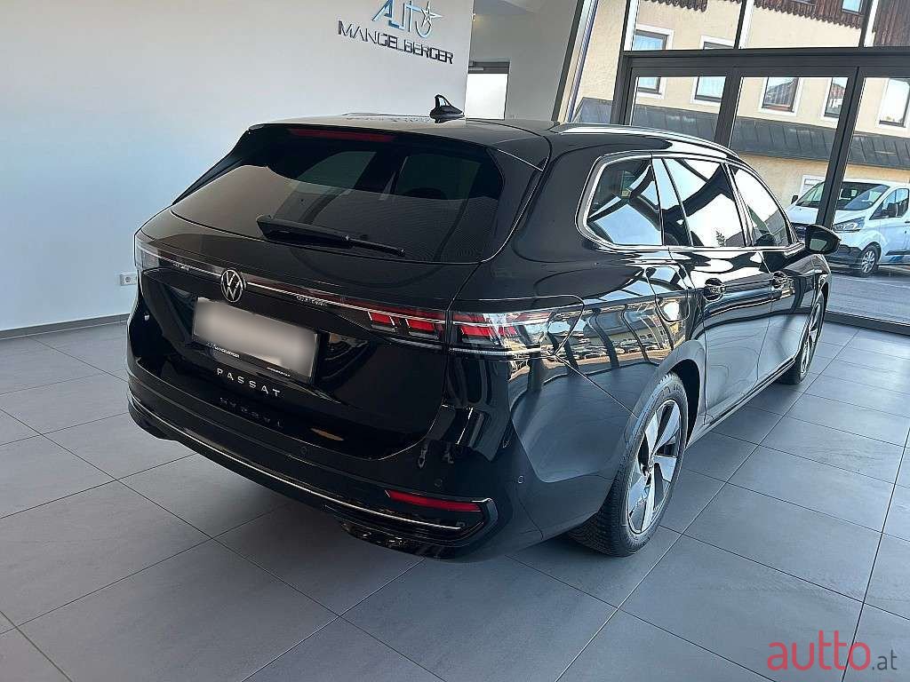 2024' Volkswagen Passat photo #5