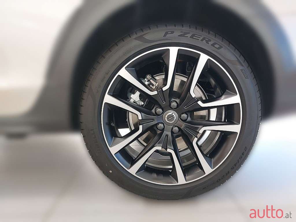 2023' Volvo V90 photo #6